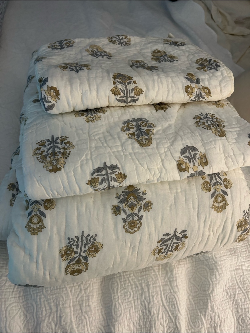 The Company Store White Quilt with Floral Motifs- king size